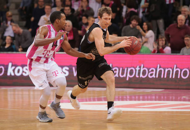 攻善守的多 攻善守的多