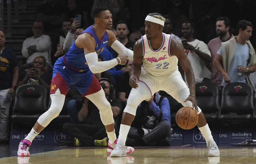 队中多次担 队中多次担