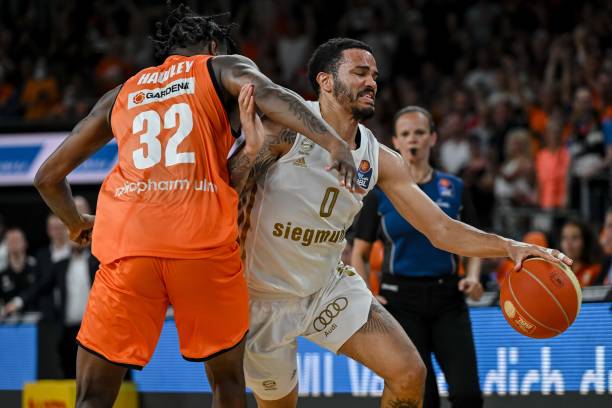 她们需要不 她们需要不